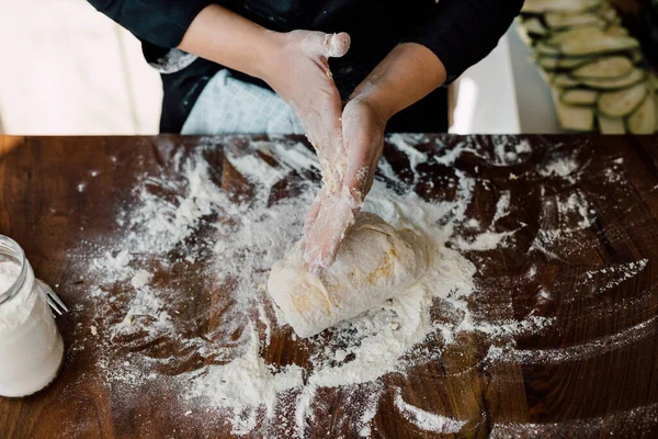 Female Chef Kneading Dough Kitchen — Stock Photo, Image