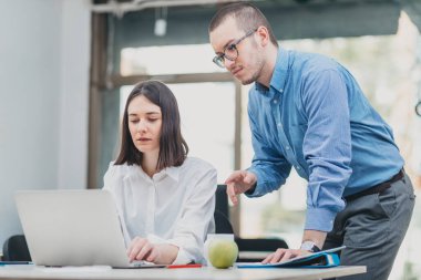 Patron ofiste izleme işi