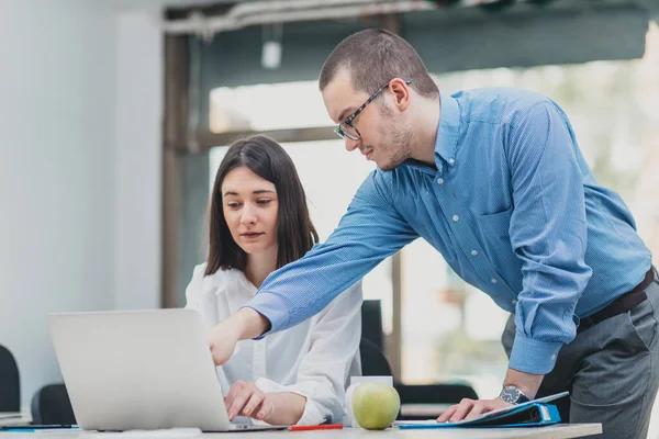 Trabajo Supervisión Del Jefe Oficina — Foto de Stock