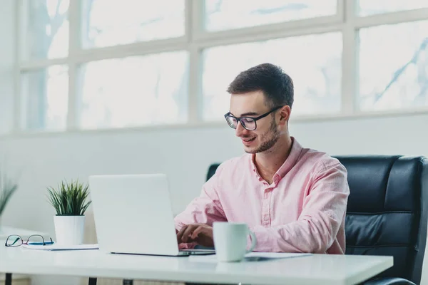 Young Man Working Project Office — Stock Photo, Image