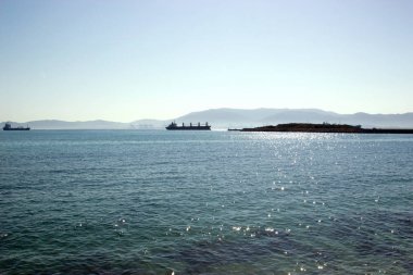 Cebelitarık Boğazı ile İspanya'dan iki gemi