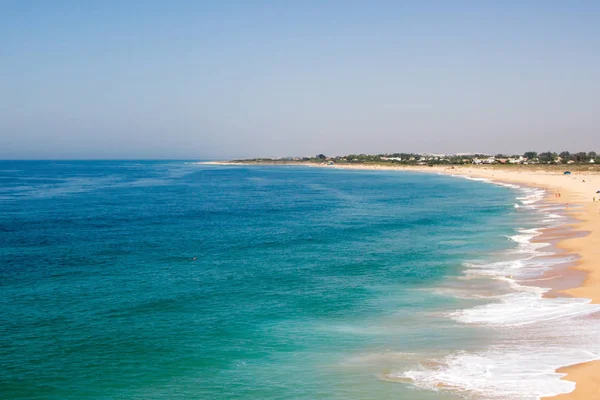 Cape Trafalgrar turkuaz deniz okyanus beyaz foa, arka plan görünümü