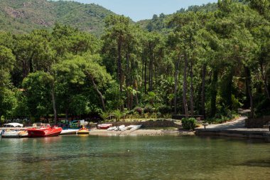 plaj tatil ve dağlar