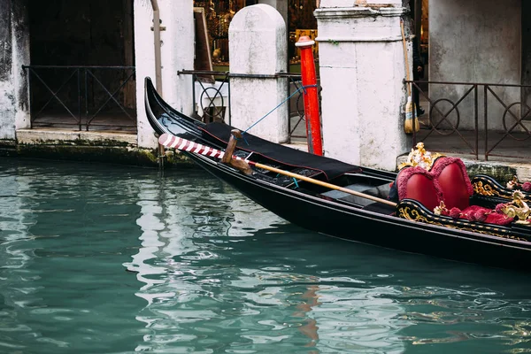 Traditional Red Decorated Gondola Water Venice Italy — Stock Photo, Image