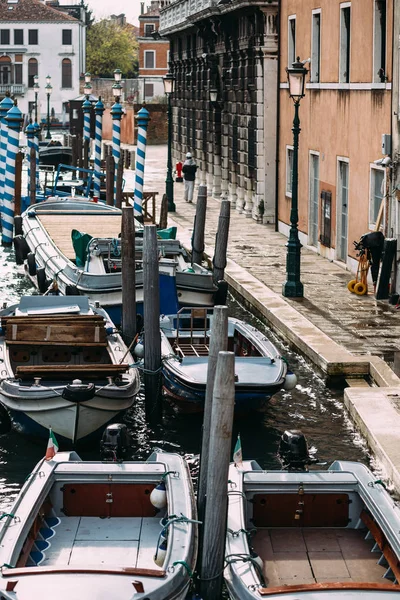 Beautiful Picturesque View Channel Boats Sailing Venice Italy — Stock Photo, Image