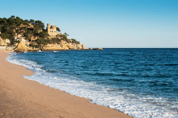 Landschaft Des Schlosses Lloret Mar Und Seines Strandes Einem Sonnigen — Stockfoto