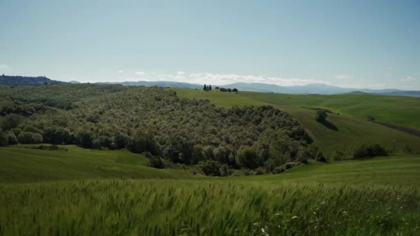 Verbazingwekkend landschap met de Vitaleta Kapel. Toscane, Italië. Algemeen plan — Stockvideo