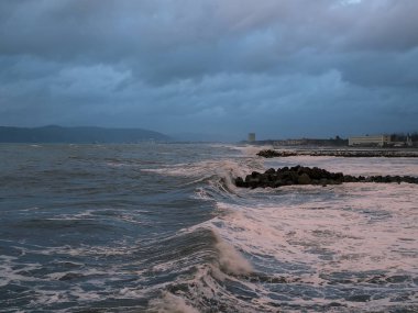 Fırtına deniz ve dalgalar