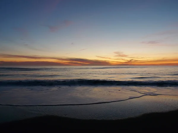 Puesta de sol sobre el mar — Foto de Stock