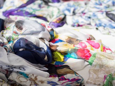 Piyasada kıyafet kabini