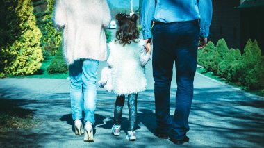 Annem ve babam bir çocuk.