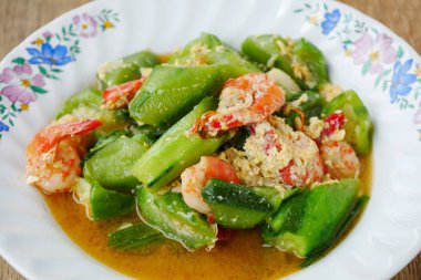 Tavada kızartılmış kabak