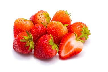 grup izole beyaz zemin üzerine çilek.