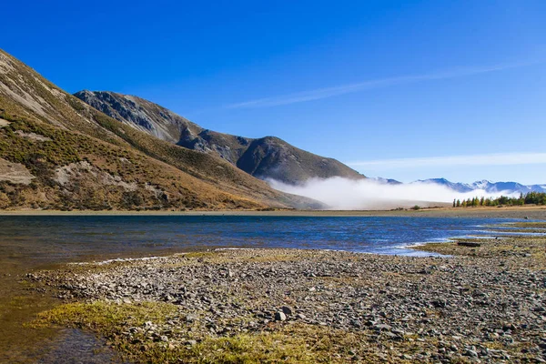美丽的雾林登湖上 — 图库照片