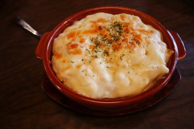 Tavuk graten Toya lake, Hokkaido Japonya yakınındaki Boyotei restoranda