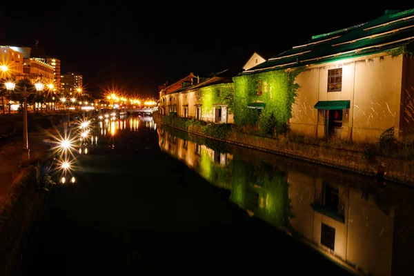 Otaru kanal ve ambar, Hokkaido şehir gece manzara arka plan toplayan, güzel