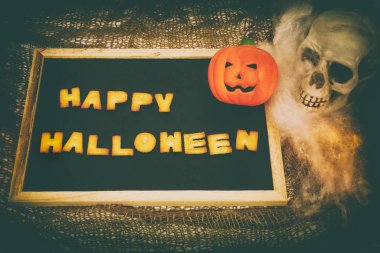 Mutlu Cadılar Bayramı sözleri retro tarzı dekorasyon arka plan