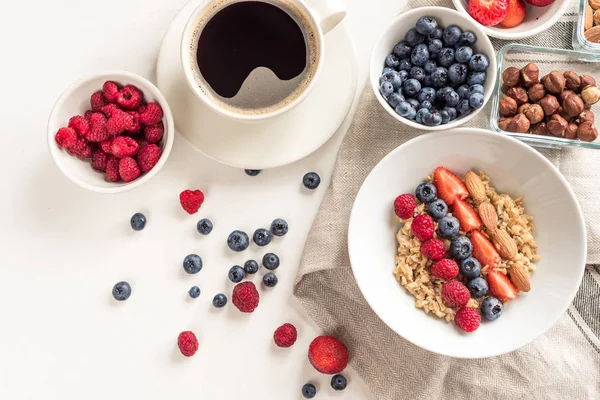 Tasty Oatmeal Berries Cup Tea Isolated White — Stock Photo, Image