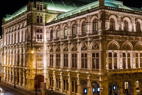 밤에, 오스트리아 비엔나에서 오페라 하우스 — 스톡 사진