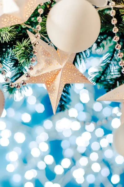 Carta di Natale stella ghirlanda, Blu e argento decorazione natalizia copiare spazio. Buon Natale a tutti. . — Foto Stock