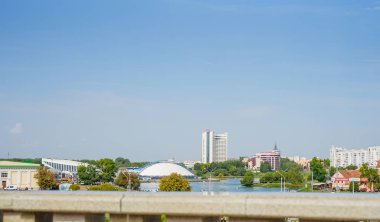 9 Eylül 2018, Minsk, Belarus, Şehir Günü, kutlamalar, Starotroitskaya Meydanı, Svisloch Nehri ve şehir merkezi manzarası