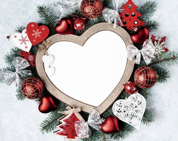 Christmas card, heart-shaped frame, with Christmas decorations, golden and red color. — 스톡 사진