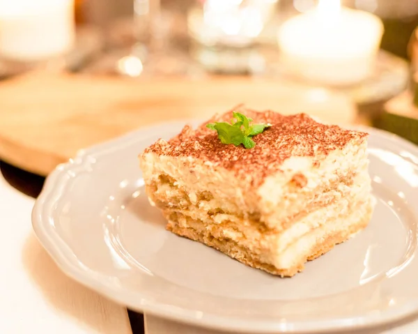 Tiramisù dessert divino perfetto per un appuntamento a lume di candela — Foto Stock