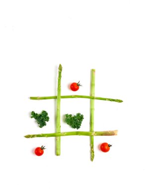 gıda ile tic tac toe, kuşkonmaz lahana, domates, üst görünümü