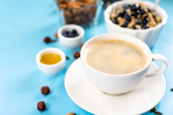 Café Aromático Una Taza Blanca Con Canela Anís — Foto de Stock