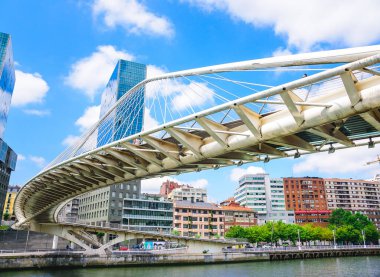 Pedro Arrupe köprüsü Bilbao, Bask Ülkesi, İspanya.