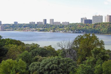 George Washington Köprüsü 'nün tepesinden Hudson Nehri