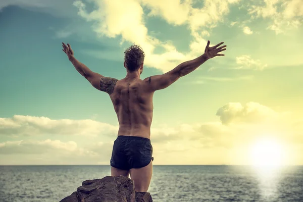 Muscular young man — Stock Photo, Image