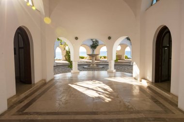 Giriş içine rotunda Kalithea (Rhodes, Yunanistan) 