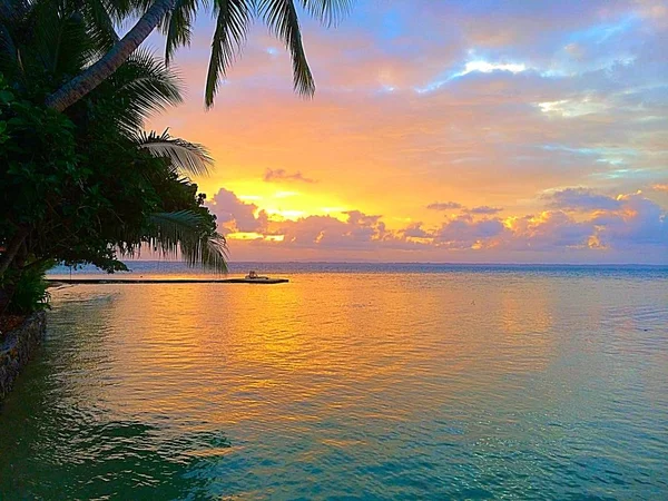 Hermosa puesta de sol en Fiji — Foto de Stock