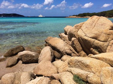 Güzel bir kumsal Sardunya üzerinde harika kalmak