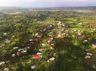 Fiji adasında uçağın penceresinden çok güzel bir görünüm 