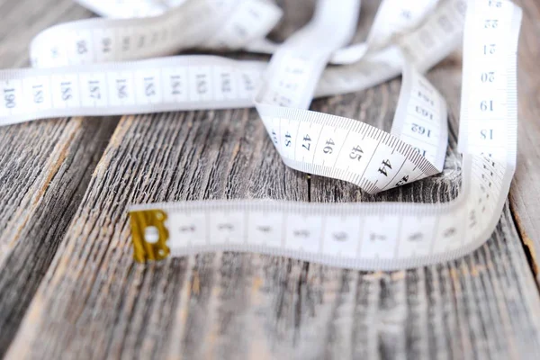 Fita Para Medições Corpo Fundo Madeira — Fotografia de Stock