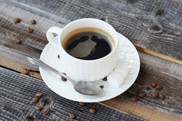 木製のテーブルに美味しいコーヒー アメリカーノ — ストック写真