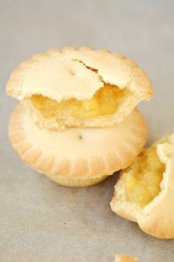 Ananas tablo ile lezzetli muffins 