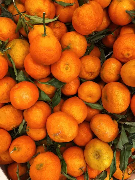 Frische Reife Mandarinen Schachtel Auf Dem Markt — Stockfoto