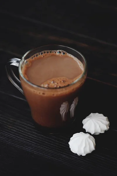 Вкусный Толстый Горячий Шоколад Безе Столе — стоковое фото