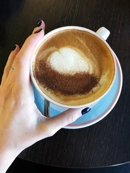 Pyszne Cappuccino Kawy Kubku Piękne — Zdjęcie stockowe