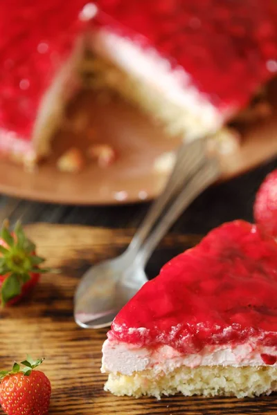 Tarte Aux Fraises Fraîches Baies Sur Table — Photo