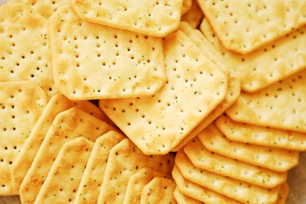 Verse Knapperige Cracker Met Zout — Stockfoto