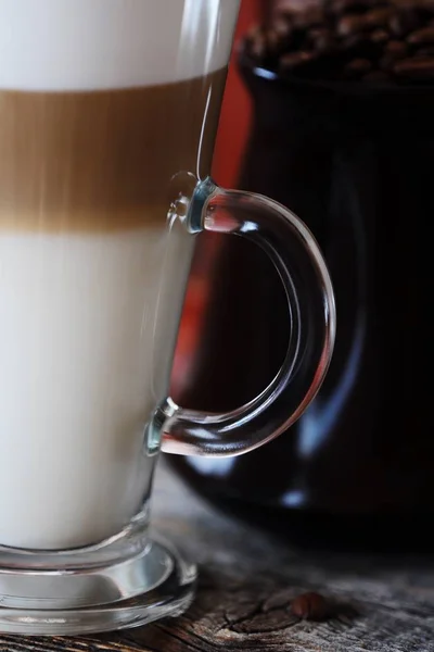 Delicioso Café Con Leche Fresca Mesa Madera — Foto de Stock