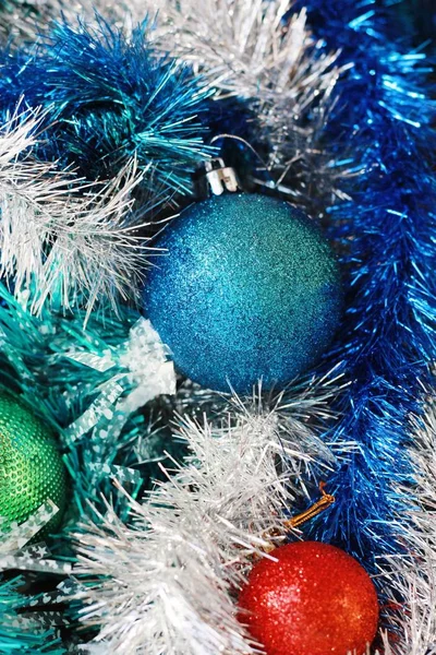 クリスマスツリーのための装飾やおもちゃのボール — ストック写真