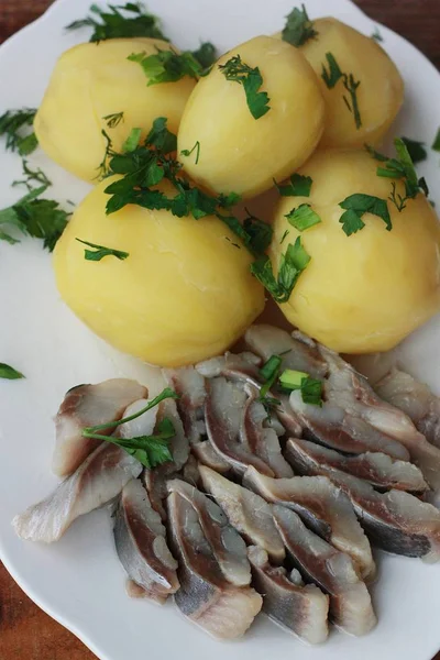 Batatas Deliciosas Com Endro Arenque Para Jantar — Fotografia de Stock