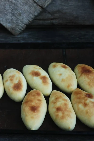 Läckra Färska Pajer Med Sylt Till Frukost — Stockfoto