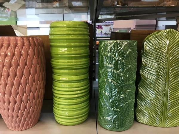 Green Pink Vases Market — Stock Photo, Image