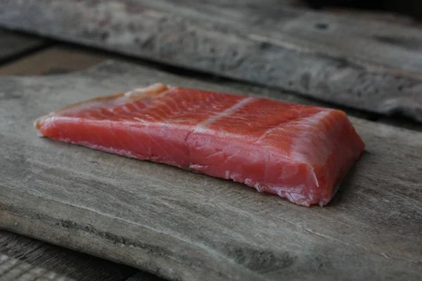 Verse Visfilet Een Houten Tafel — Stockfoto